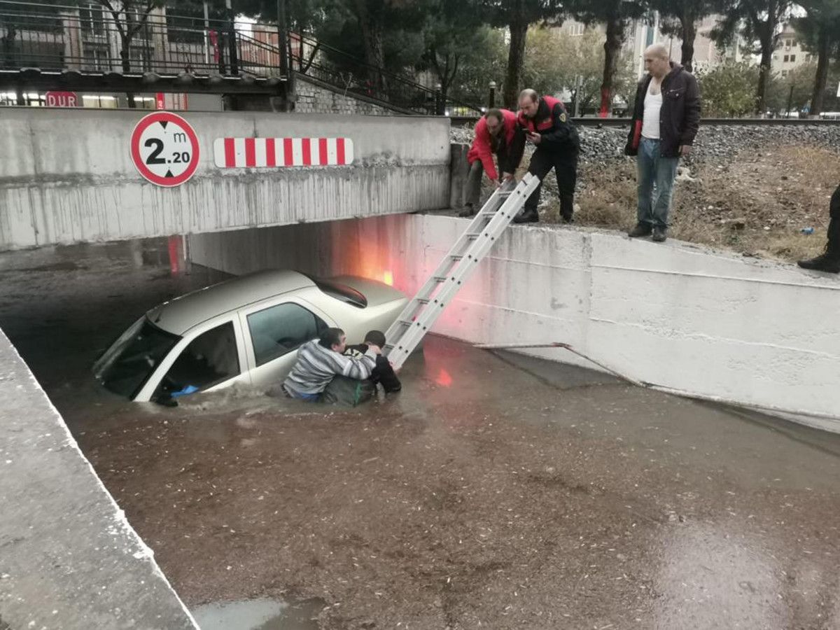 Aydın da sağanak yağış etkili oldu #1