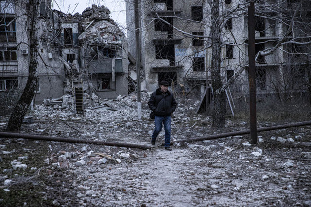 Donetsk'te çatışmalar ağır kış şartlarında sürüyor