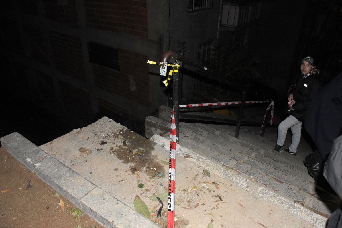 İstanbul da inşaatın istinat duvarı yıkıldı #3