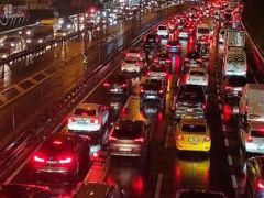 İstanbul’da trafik yoğunluğu 90’a erişti