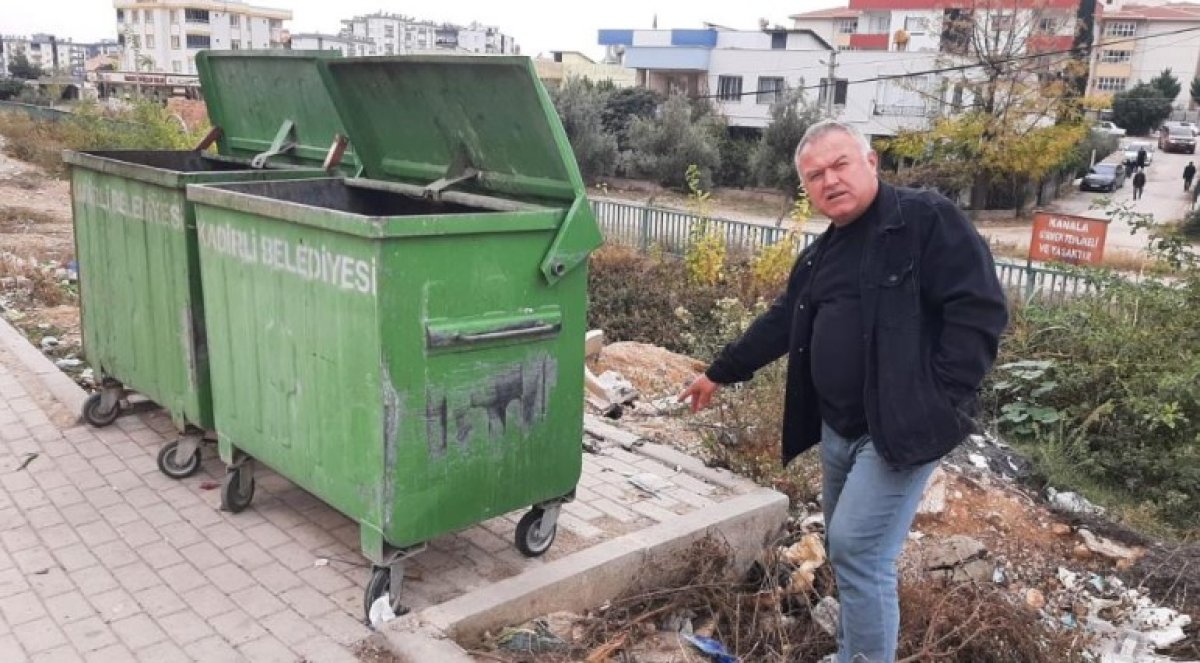 Osmaniye de çöpe atılan çuvaldan yavru köpekler çıktı #1