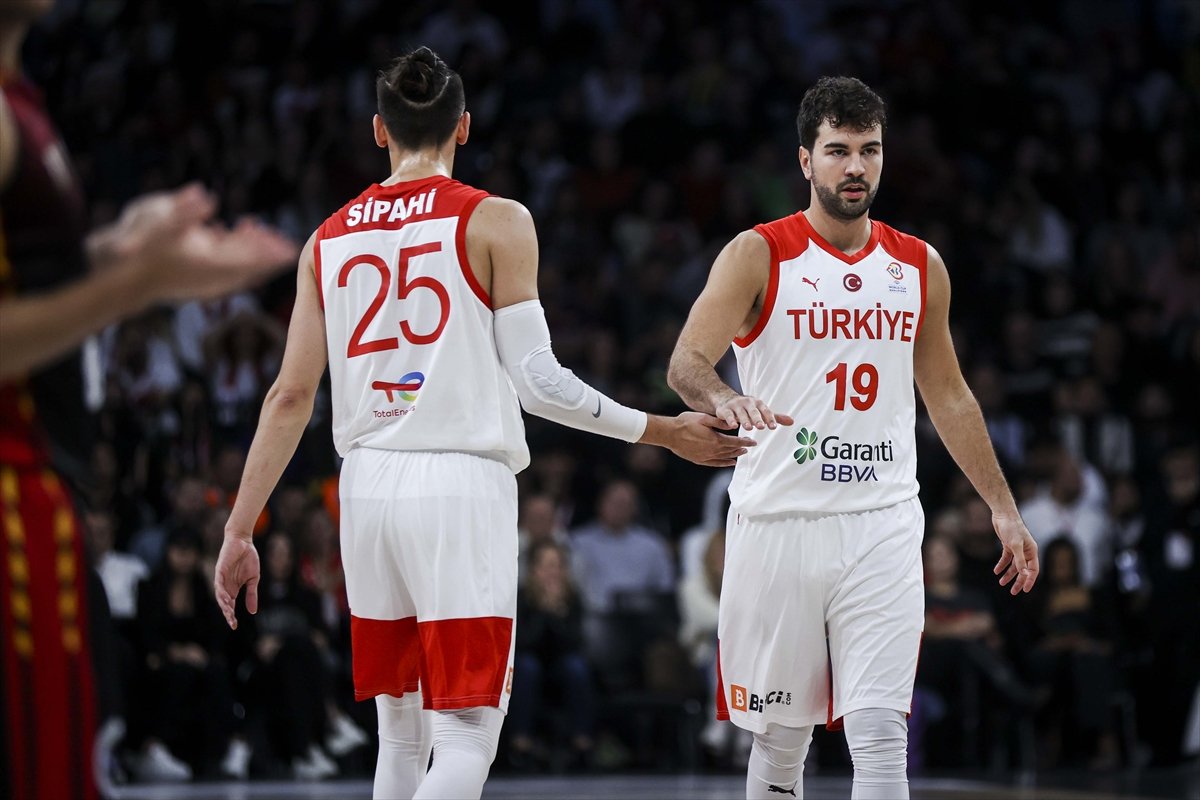 12 Dev Adam, FIBA dünya sıralamasındaki yerini korudu #1