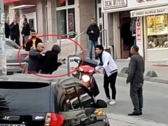 Arnavutköy’de tartıştığı motosikletliyi baltayla tehdit etti