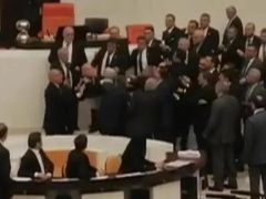Bursa’da çökme riski olan 4 katlı bina boşaltıldı