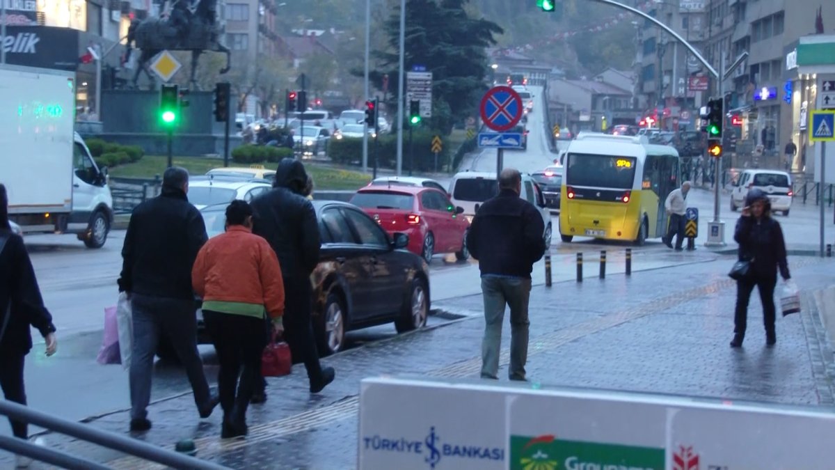 Bursa’da lodos ve yağmur hayatı felç etti #6