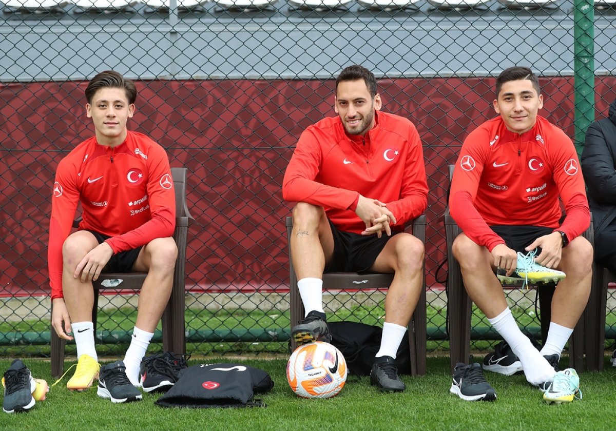 Hakan Çalhanoğlu ndan Arda Güler açıklaması #3