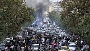 İran'da protestoculardan 3 günlük grev çağrısı