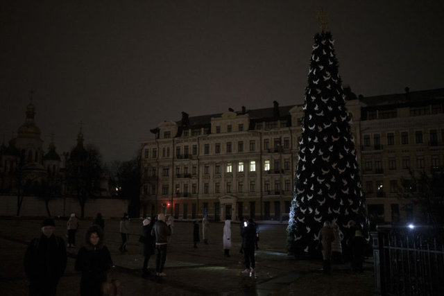 Ukrayna'da Noel Bayramı savaşın gölgesinde geçiyor