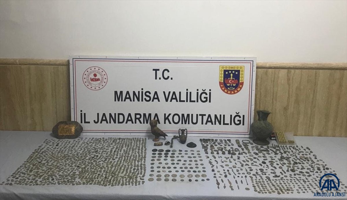 Manisa da 2 bin 384 parça tarihi eser ele geçirildi #1