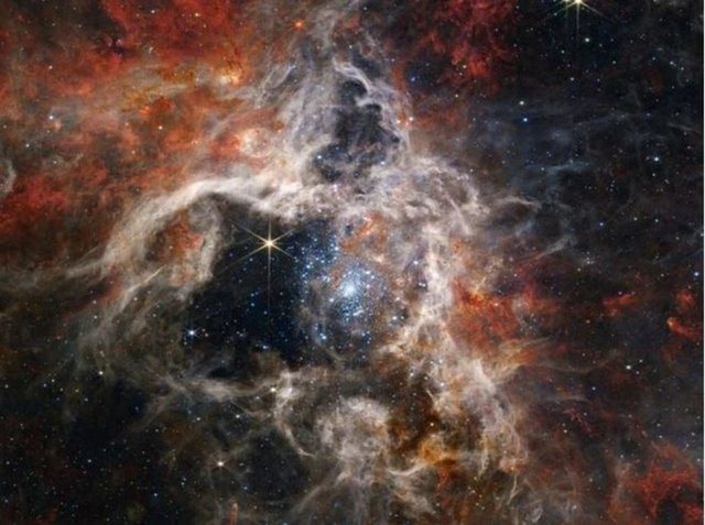 NASA'nın 2022 yılında paylaştığı en etkileyici uzay fotoğrafları göz kamaştırdı!