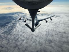 NATO’ya ait E-3A AWACS uçağına yakıt ikmali