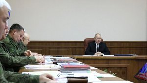 Putin: Orduya istediği her şeyi veriyoruz