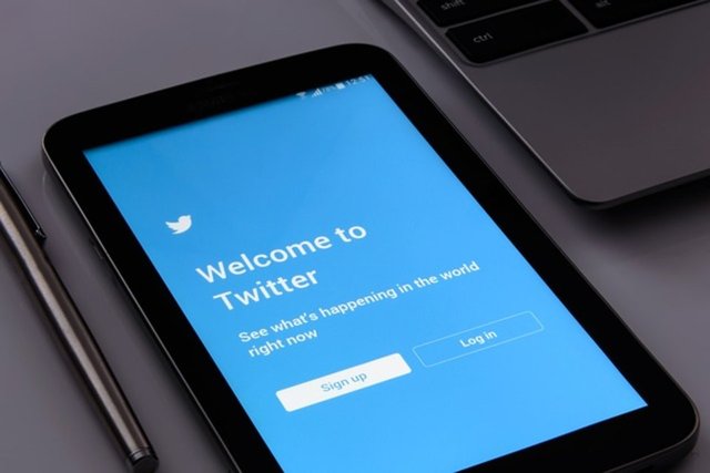 Twitter'da büyük değişim! Yeni buton tweetlerin görüntülenme sayısını gösteriyor