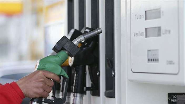 Benzine bir haftada ikinci indirim