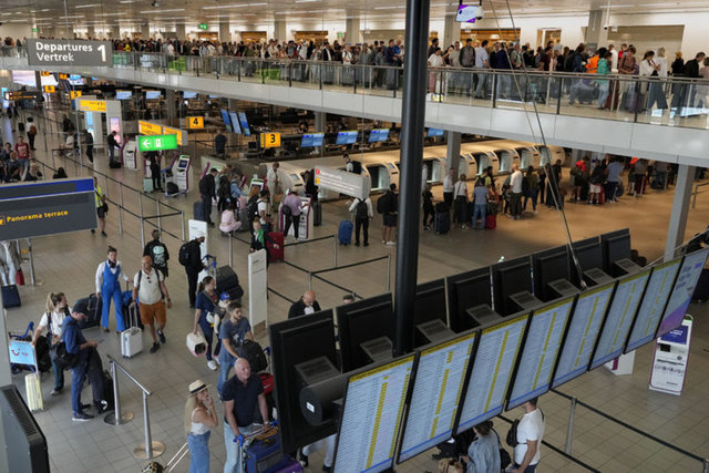 Dünyanın en güçlü pasaportları belli oldu: İşte Türkiye'nin sıralaması