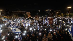 İsrail'de binlerce kişi Netanyahu hükümetini protesto etti
