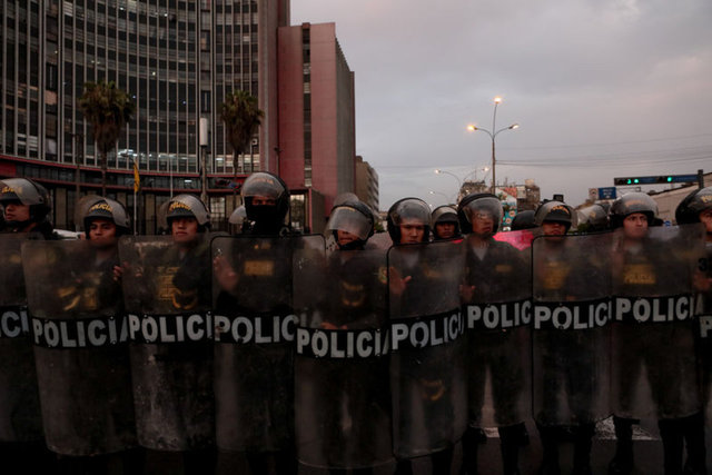 Hükümet karşıtı gösteriler devam ediyor: Peru'da bazı bölgelerde 30 günlüğüne OHAL ilan edildi