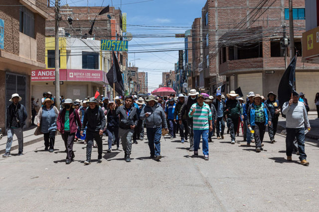 Hükümet karşıtı gösteriler devam ediyor: Peru'da bazı bölgelerde 30 günlüğüne OHAL ilan edildi