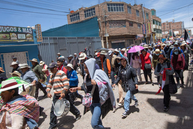 Hükümet karşıtı gösteriler devam ediyor: Peru'da bazı bölgelerde 30 günlüğüne OHAL ilan edildi