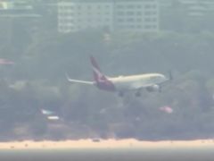 Sydney uçağında alarm