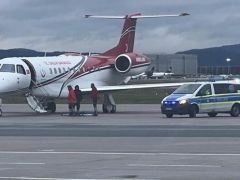 Türk hastalar Almanya’dan Türkiye’ye ambulans uçakla nakledildi