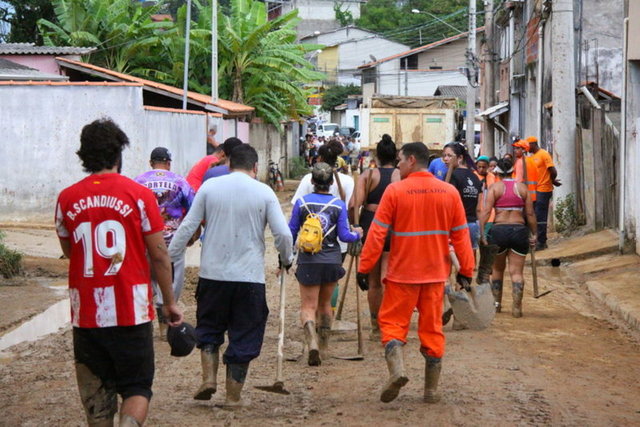 Brezilya'da sel ve toprak kaymalarında can kaybı artıyor