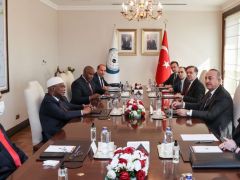 Çavuşoğlu, İİT Genel Sekreteri ile görüştü