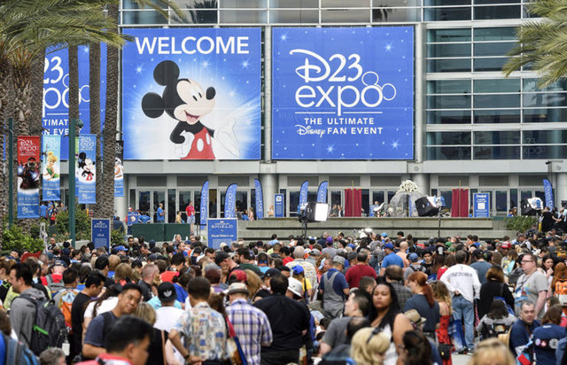 Dünya rekoru kırdı: Disneyland'i 2995 gün boyunca ziyaret etti