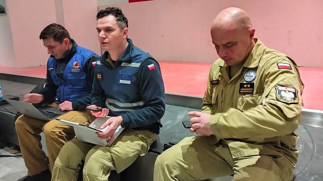 Birçok ülke arama kurtarma ekiplerini Türkiye'ye yönlendirmeyi sürdürüyor