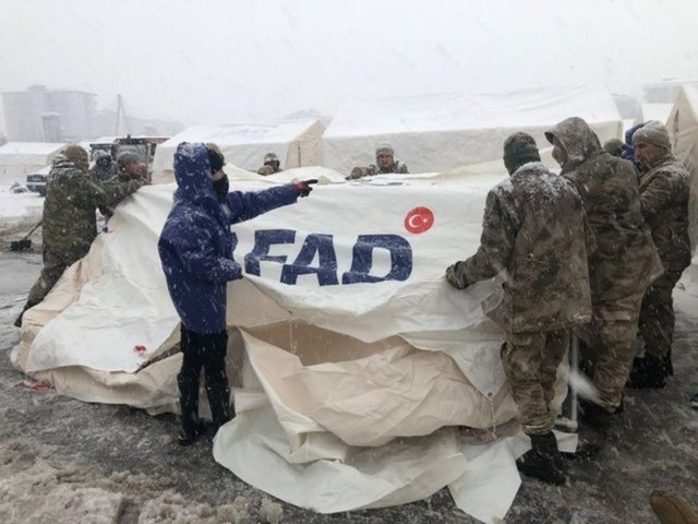 Türkiye'ye yardım gönderen ülkeler: Hangi ülkeler Türkiye'ye yardım gönderdi? Türkiye'ye depremde yardım eden ülkeler listesi