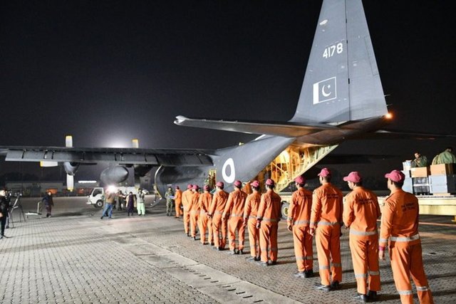 Türkiye'yi sarsan depremlerin ardından dünyadan Türkiye'ye destek