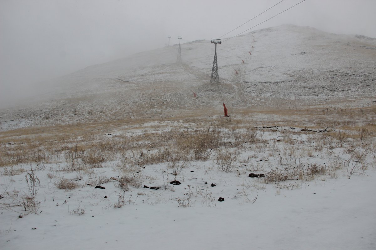 Erzurum un yüksek kesimleri beyaza büründü #1