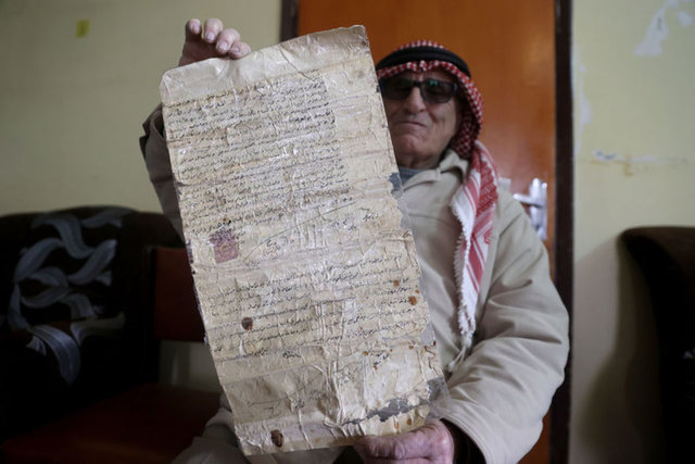 Filistinli çiftçi Yahudi yerleşimcilere karşı Osmanlı döneminden kalma 117 yıllık belgeyle hakkını arıyor