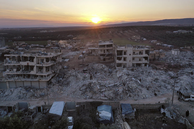 Türkiye'yi sarsan depremler Suriye'yi de etkiledi: Halep'teki yıkım havadan görüntülendi