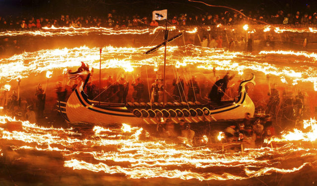 İskoçya'da geleneksel Viking Festivali düzenlendi