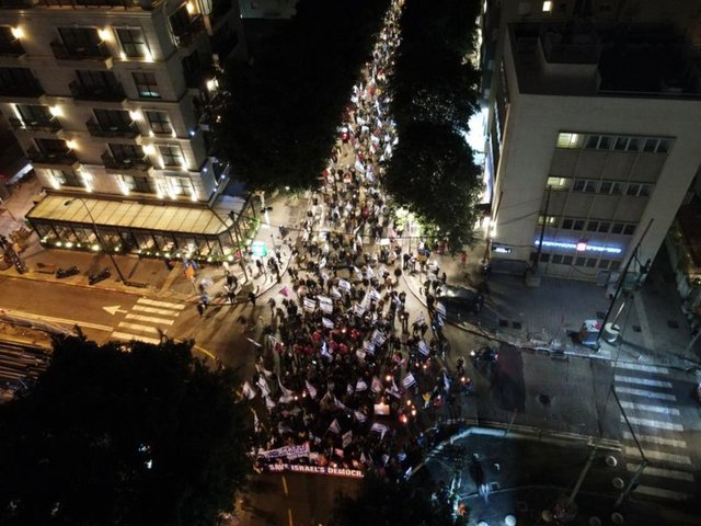 İsrail'de hükümet protestoları sürüyor