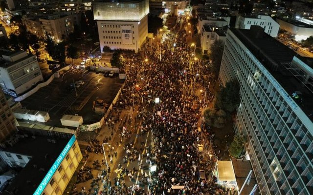 İsrail'de hükümet protestoları sürüyor