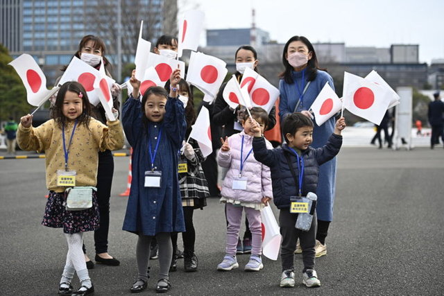 Japonya, İmparator Naruhito'nun 63. doğum günü kutlamaları için sokaklarda