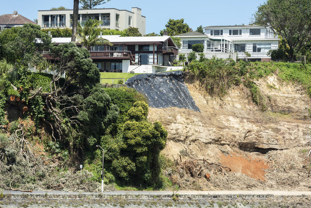 Kasırga, sel ve heyelana neden oldu: Yeni Zelanda'nın Auckland kentindeki hasar görüntülendi