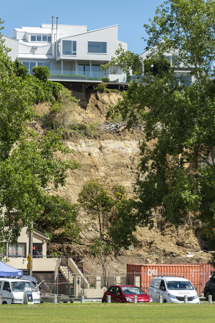 Kasırga, sel ve heyelana neden oldu: Yeni Zelanda'nın Auckland kentindeki hasar görüntülendi