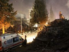 Macar arama kurtarma görevlisi gözyaşlarını tutamadı