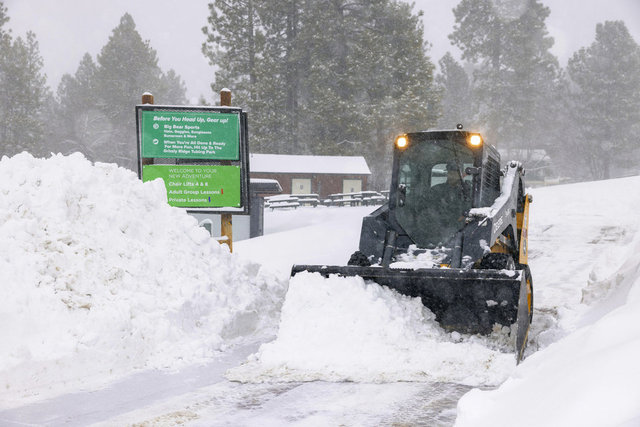 20 milyondan fazla kişiye uyarı! California'da etkili olan şiddetli yağış ve kar fırtınası hayatı olumsuz etkiliyor
