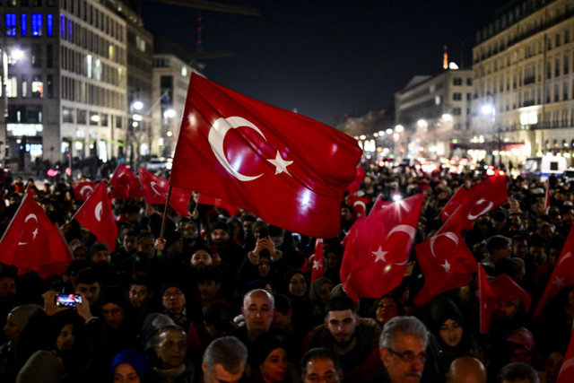 New York ve Berlin'den Türkiye'ye destek mesajı