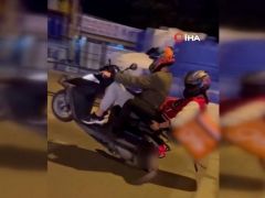 Pendik’te motokuryenin tehlikeli şovu yürekleri ağza getirdi
