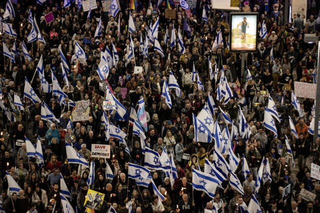 İsrail'de Netanyahu hükümeti karşıtı protestoların 8. haftası: Sokaklardaki İsrailli sayısı 100 bini aştı!
