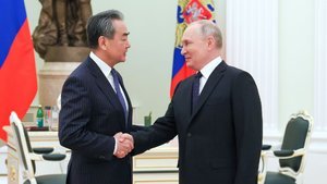 Putin, Çin'in en kıdemli diplomatıyla görüştü