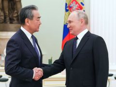 Putin, Çin’in en kıdemli diplomatıyla görüştü