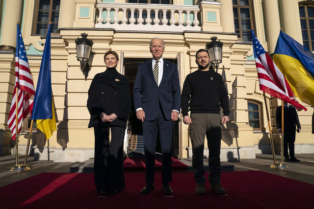 Rusya-Ukrayna savaşının yıl dönümü öncesinde ABD Başkanı Biden'dan Kiev'e sürpriz ziyaret - Dünyadan Haberler
