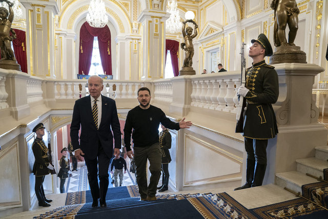 Rusya-Ukrayna savaşının yıl dönümü öncesinde ABD Başkanı Biden'dan Kiev'e sürpriz ziyaret - Dünyadan Haberler