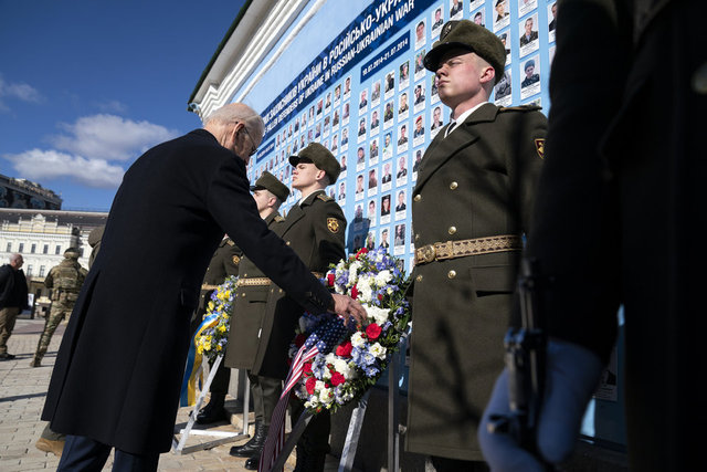 Rusya-Ukrayna savaşının yıl dönümü öncesinde ABD Başkanı Biden'dan Kiev'e sürpriz ziyaret - Dünyadan Haberler